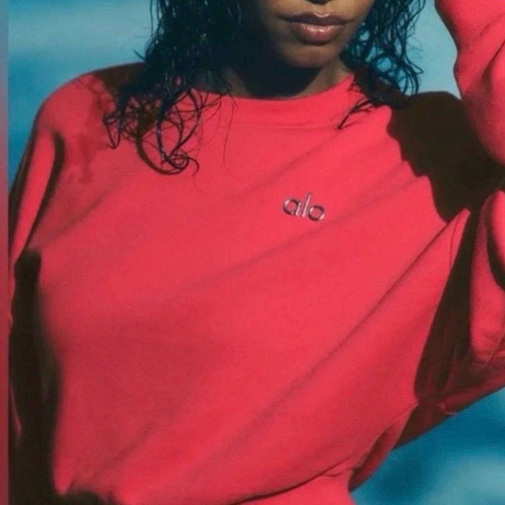 ALO Yoga cropped Candy Red Accolade Small New with tags. - Picture 9 of 9